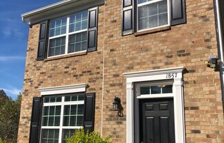 Gorgeous, like-new, Town home for lease in sought-after Laurel Valley community