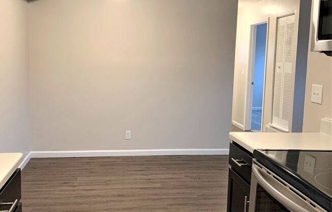 2 beds, 1.5 baths, 835 sqft, $1,085, Unit N-0612