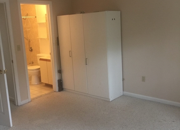 3 beds, 2.5 baths, 1,380 sqft, $3,500, Unit 5