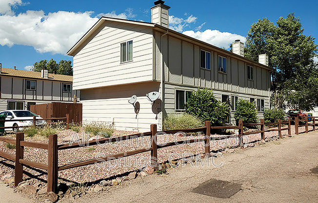 347 W IOWA AVE