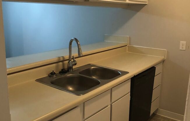 2 beds, 2 baths, 955 sqft, $1,149, Unit 5909B