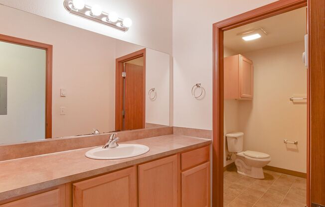 2 beds, 1 bath, $1,700, Unit 206