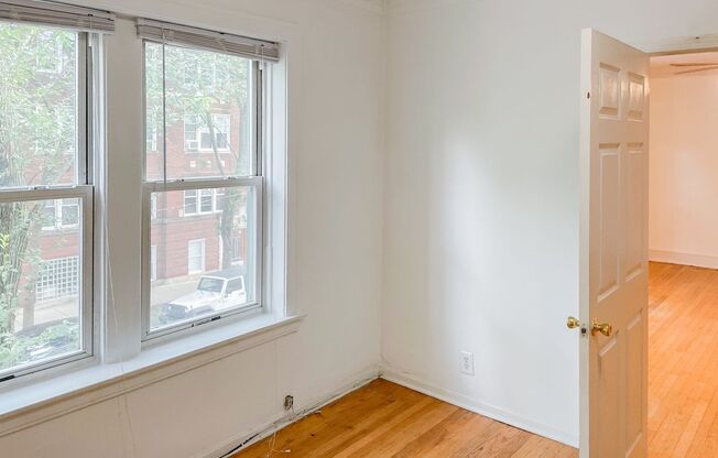 2 beds, 1 bath, 871 sqft, $1,795, Unit 1902-2