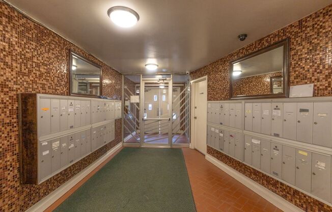 1 bed, 1 bath, 750 sqft, $1,595, Unit 1111H-404