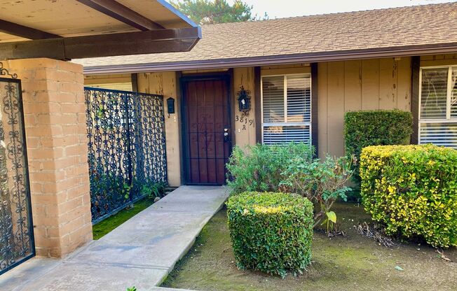$1,635 Millbrook & Shaw, 2 Bedroom Condo - Alamos #A, Fresno
