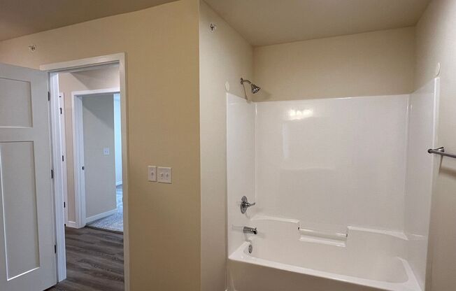 2 beds, 1 bath, 1,040 sqft, $1,485, Unit AT 709-34