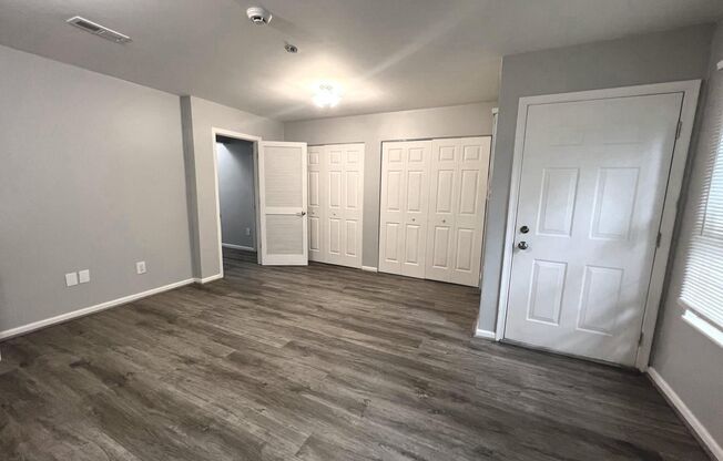 Beautiful 3bd 2.5bth light-filled garage townhome!