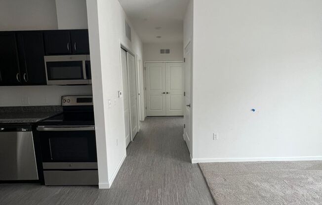 2 beds, 1 bath, 936 sqft, $1,280, Unit 318