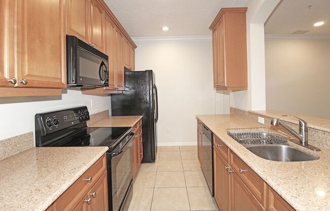 Fantastic Location - 3/2 at Lakeside Windermere