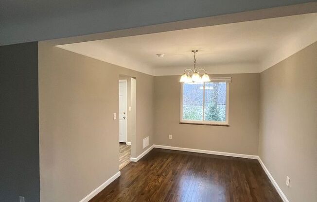 4 beds, 1 bath, $1,575