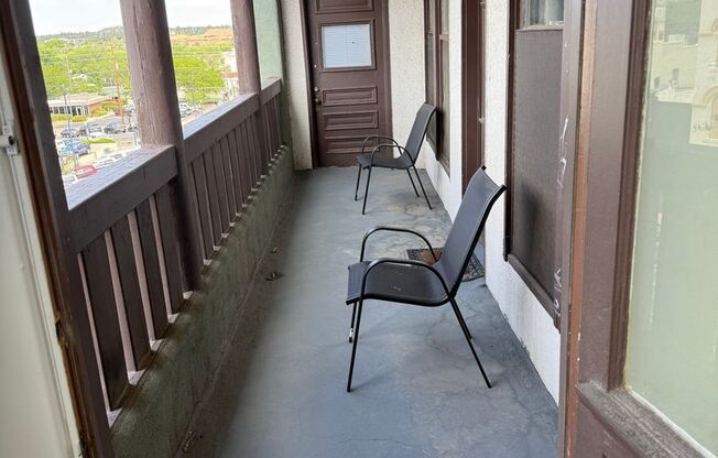Studio, 1 bath, 250 sqft, $1,195, Unit 300