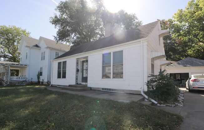 Spacious 5 Bedroom Home Perfectly Located near Campus and Aggieville!