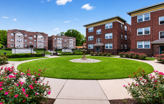 Roanoke Court Apartments
