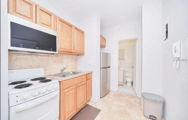 331 W 43 ST