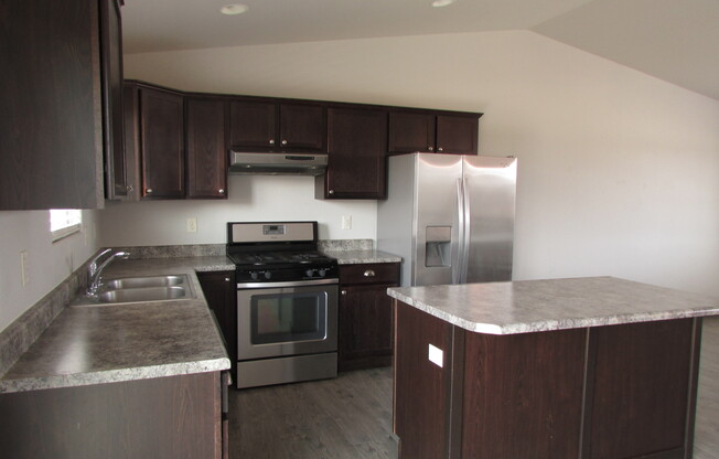 MODERN 3 BEDROOM IN ELKS CROSSING