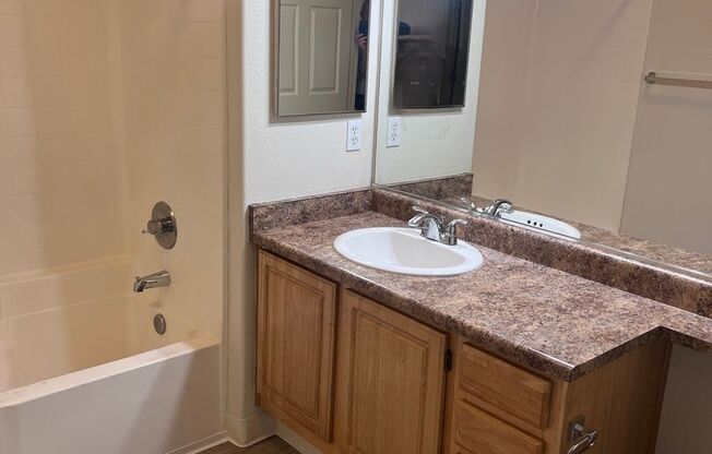 2 beds, 2 baths, $2,195, Unit # 1813