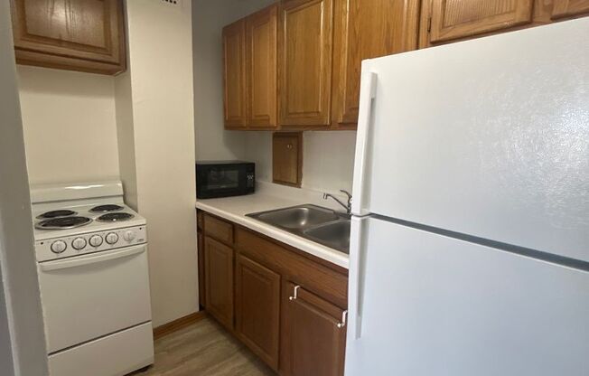 1 bed, 1 bath, 700 sqft, $1,750, Unit 418-1209