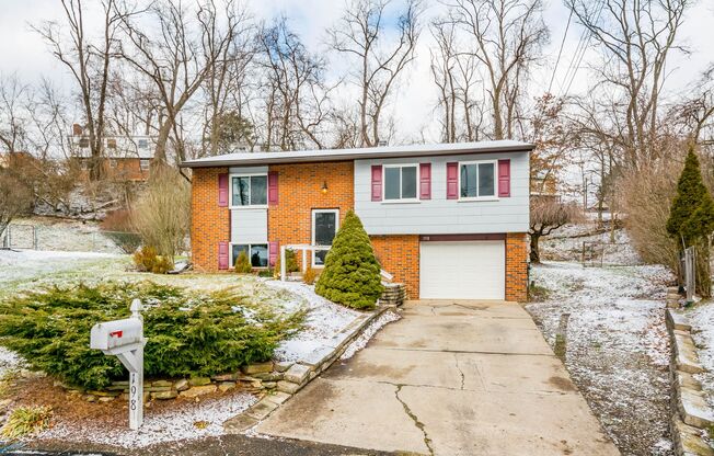 AVAILABLE OCT 1ST!! BEAUTIFUL 4 BEDROOM IN PENN HILLS!!