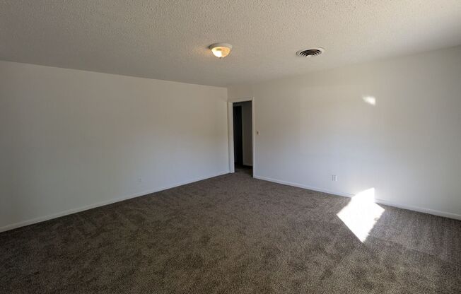 3 beds, 1 bath, $1,350