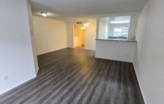 Studio, 1 bath, 580 sqft, $1,900, Unit 4