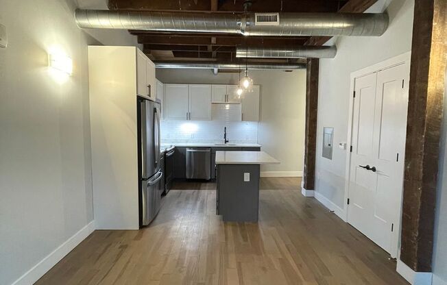 2 beds, 2 baths, 893 sqft, $2,300, Unit 123-318