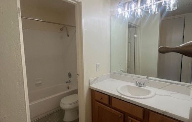 2 beds, 1.5 baths, 1,004 sqft, $2,640, Unit 142
