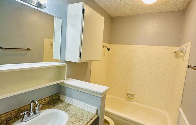 1 bed, 1 bath, 592 sqft, $675, Unit 118E