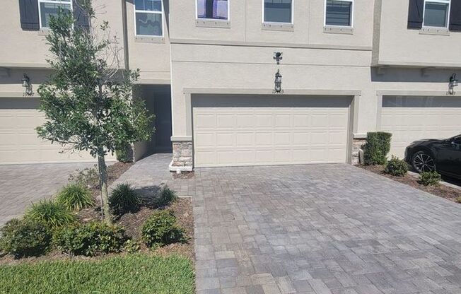 19403 BLUE POND DR