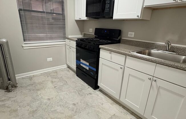 2 beds, 1 bath, 672 sqft, $1,125, Unit CA 143-2W