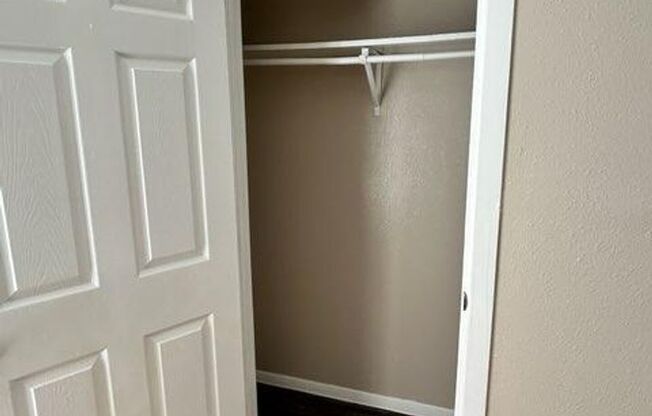 2 beds, 1 bath, 883 sqft, $1,635, Unit 1-1539-C