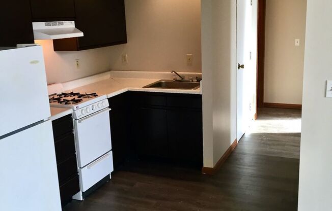 *** North Hills Apartments for rent * Pet Friendly * Central A/C * Spacious * Available Now ***