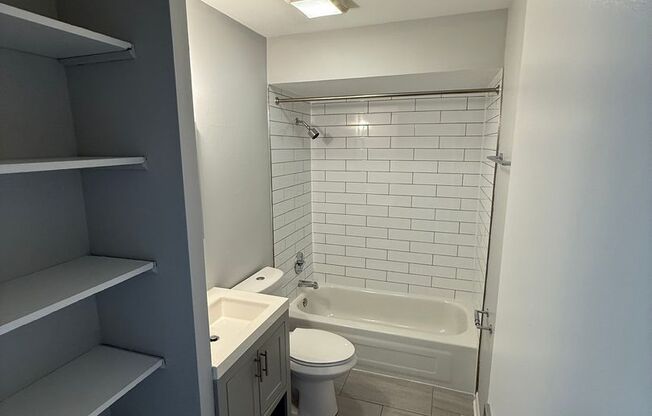 2 beds, 1.5 baths, $2,700, Unit 304