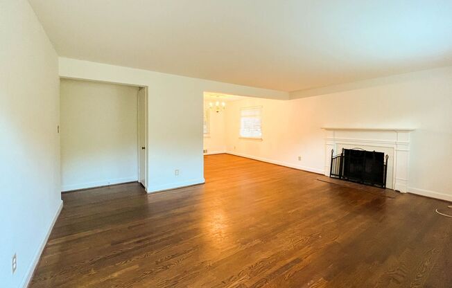 50's Rambler with 5 BR & 3 BA in One of the Best Locations in Arlington