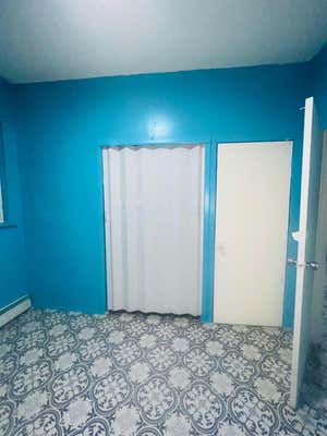 3 beds, 1 bath, 3,680 sqft, $3,000