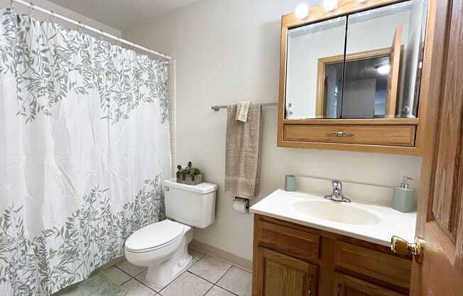 2 beds, 1 bath, 790 sqft, $770, Unit 2502-105