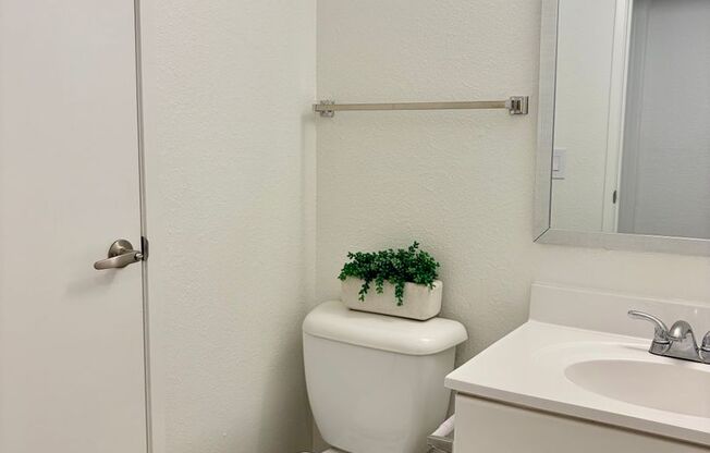 2 beds, 1.5 baths, 950 sqft, $2,200, Unit 117