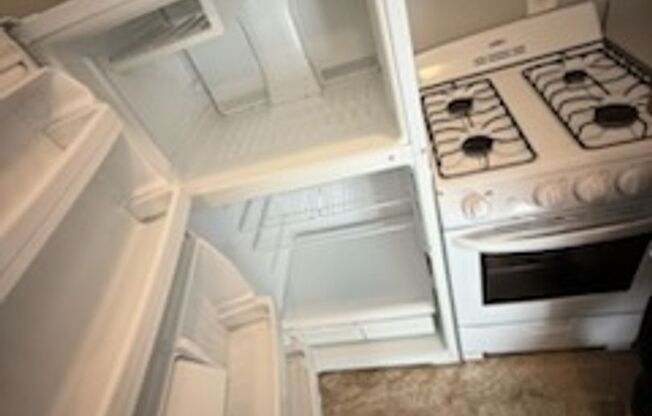 Studio, 1 bath, 400 sqft, $1,200, Unit 404