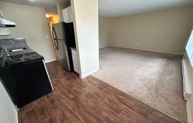 1 bed, 1 bath, 700 sqft, $1,525, Unit 112