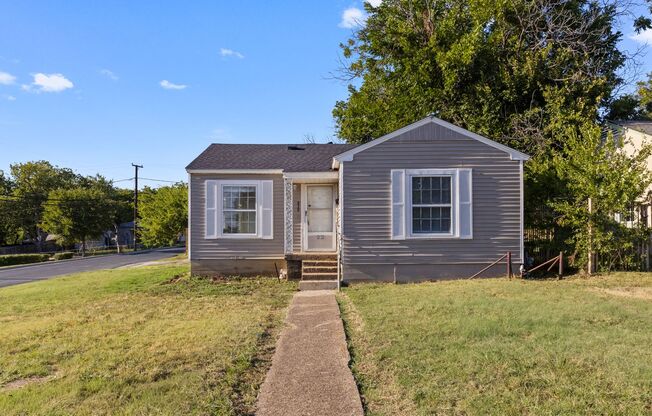Charming Home in Prime Grand Prairie Location!