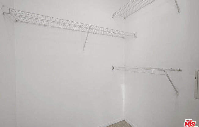 1 bed, 1 bath, 735 sqft, $2,500, Unit 339