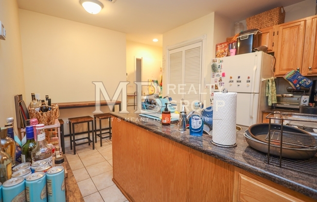3 beds, 1 bath, 750 sqft, $4,900, Unit 504