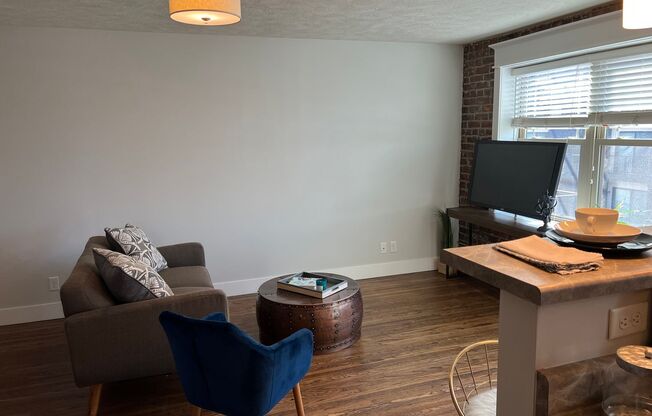 1 bed, 1 bath, 650 sqft, $1,295, Unit Unit 206 A700