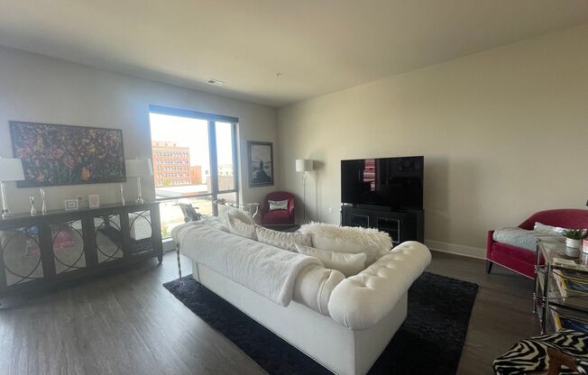 3 beds, 2.5 baths, 1,898 sqft, $3,995, Unit 321 Jefferson-414