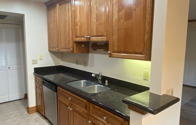 2 beds, 2 baths, $2,800, Unit UNIT 70