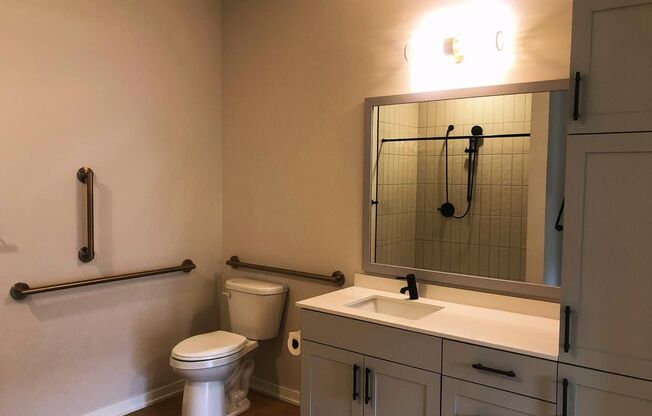 1 bed, 1 bath, 1,013 sqft, $2,989, Unit 102