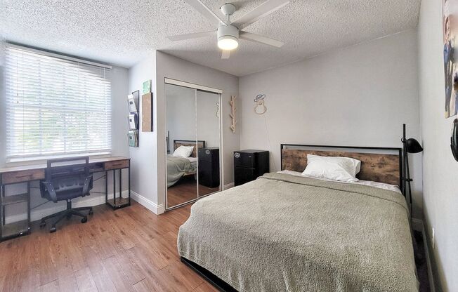 3 beds, 3 baths, $1,700, Unit Unit 527