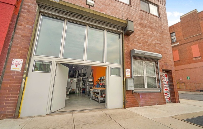 251 MONTROSE AVE