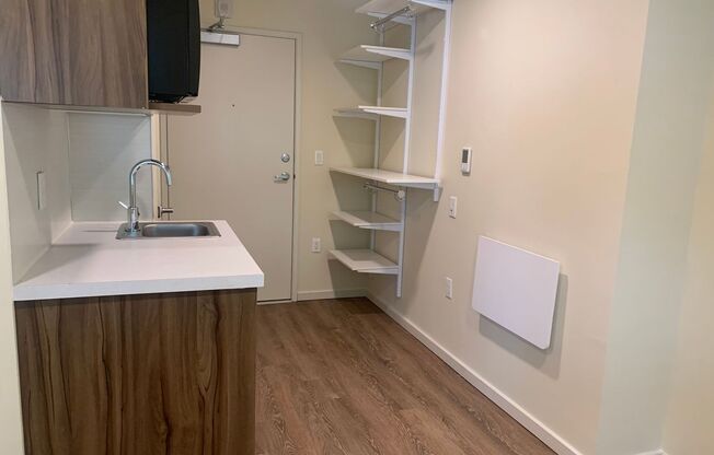 Studio, 1 bath, 175 sqft, $1,295, Unit 206