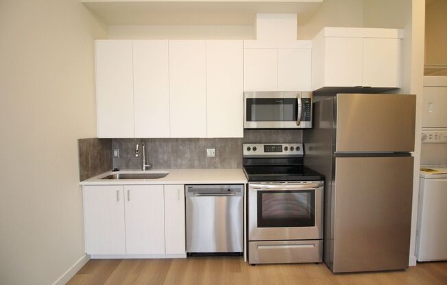 1 bed, 1 bath, 427 sqft, $1,375, Unit 8120 - 107