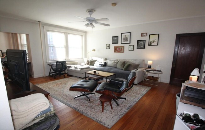 1 bed, 1 bath, 750 sqft, $2,500, Unit 33